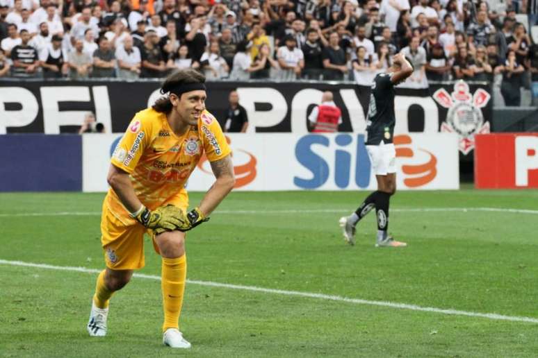 Jogo com os pés do goleiro Cássio não é uma característica positiva do arqueiro do Timão (Foto: Peter Leone/O Fotográfico/Lancepress!)