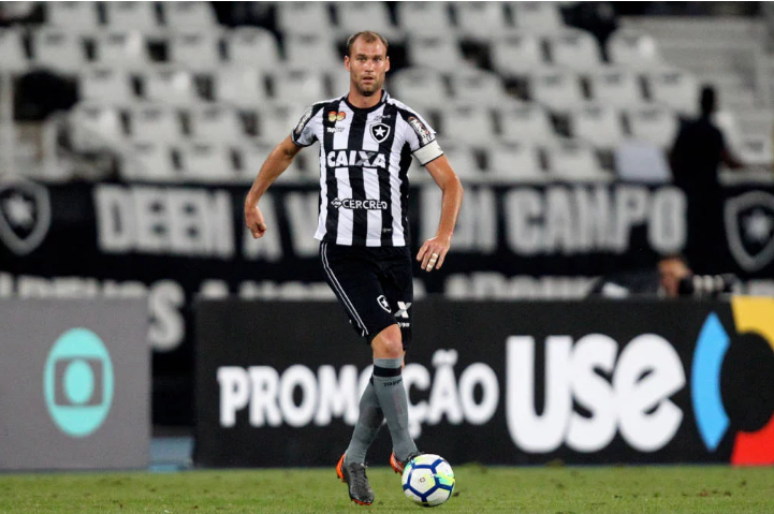 Carli é um dos principais nomes do Fogão (Foto: Vitor Silva/SSPress/Botafogo
