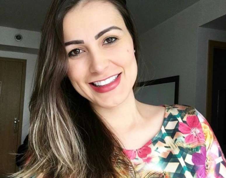 Andressa teve um infecção cinco anos depois de aplicar hidrogel nas pernas