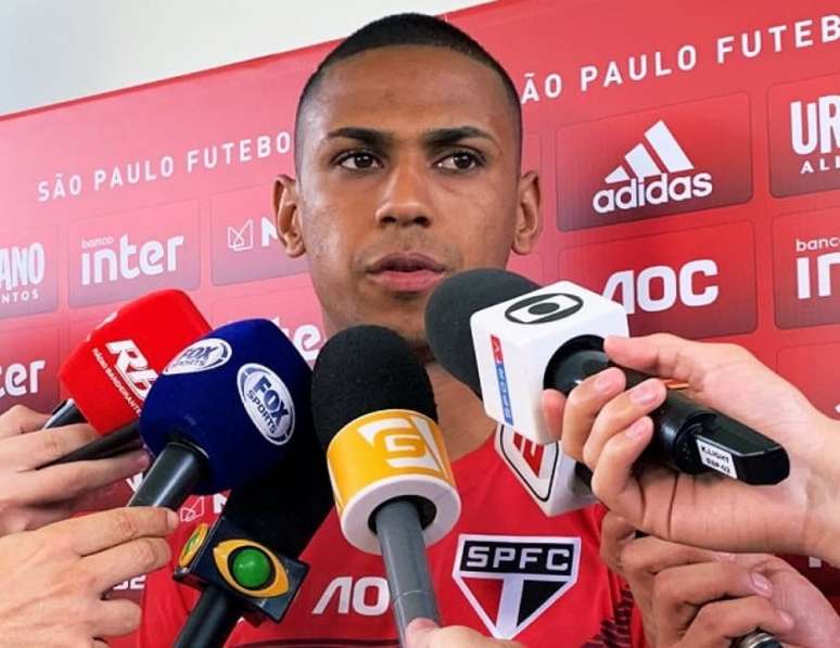 Bruno Alves falou com a imprensa após o treino da última quarta-feira (Foto: Reprodução/Twitter São Paulo)