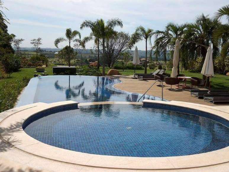 27. Borda de piscina redonda &ndash; Por: Pinterest