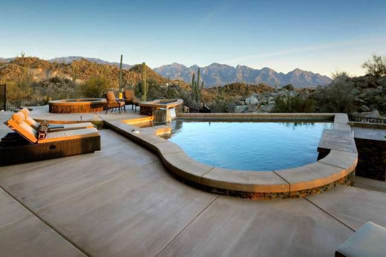 54. Inclua a borda para piscina no seu projeto – Por: Houzz