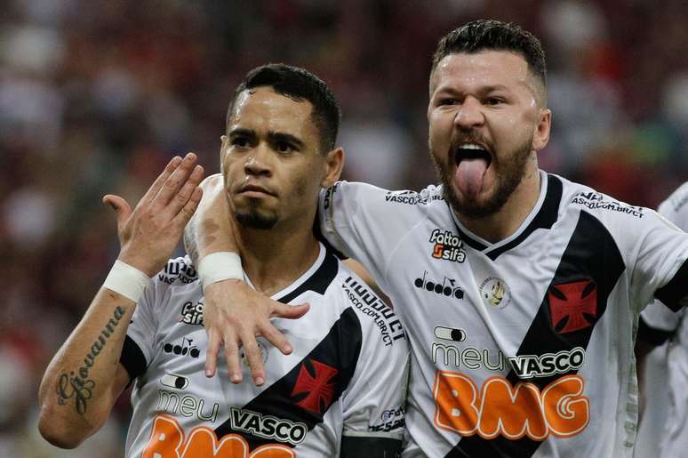 Vasco arranca empate com o Flamengo a adia sonho do título