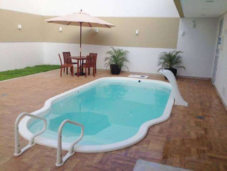 20. Borda para piscina de fibra &ndash; Por: Tua Casa