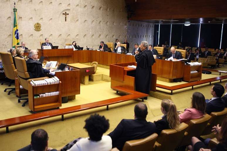 Decisão de maioria do Supremo mostra entendimento de que atuação política do tribunal foi 'longe demais', segundo professor da UERJ Christian Lynch