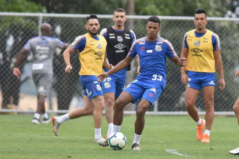 Tailson pode ser titular contra o São Paulo, neste sábado, na Vila Belmiro (Foto: Ivan Storti/Santos)