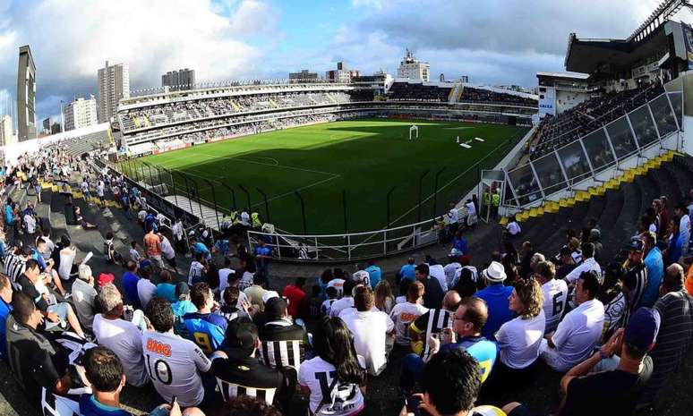 San-São tem recorde de público na Vila (Foto:Sergio Barzaghi/Gazeta Press)