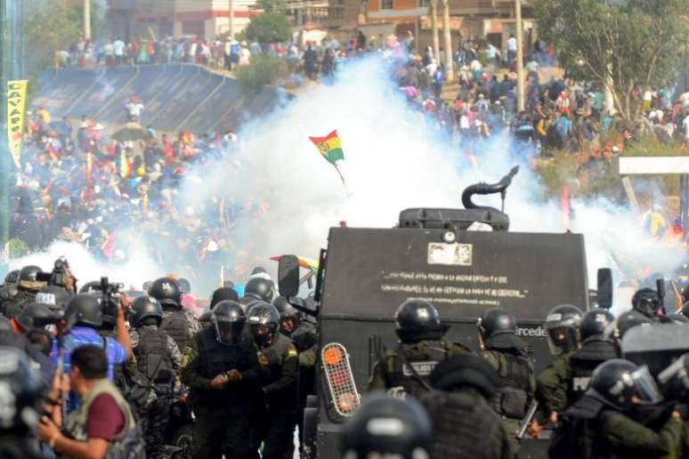 Na província de Chapare, partidários de Morales protestam contra o que consideram um golpe de Estado