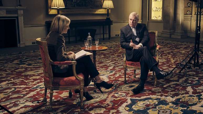 Em entrevista à BBC, príncipe Andrew falou sobre amizade com Jeffrey Epstein, bilionário americano acusado de tráfico sexual de menores