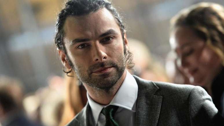 O ator irland&ecirc;s Aidan Turner estrelando uma nova s&eacute;rie sobre Leonardo da Vinci, que aborda seus dias de juventude