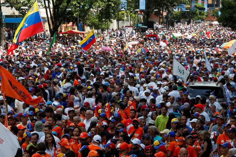 Passeata em protesto contra o presidente Nicolás Maduro em Caracas
16/11/2019
REUTERS/Carlos Garcia Rawlins