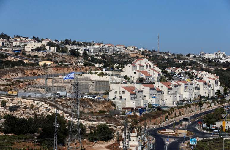 FILE PHOTO: A general view shows the Jewish settlement of Kiryat Arba in Hebron, in the occupied West Bank September 11, 2018. REUTERS/Mussa Qawasma/File Photo