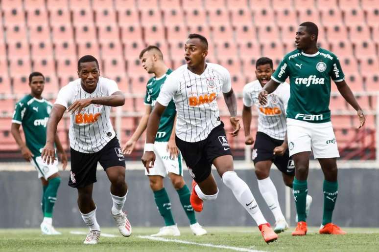 Zagueiro Raul, do Corinthians, acertou um soco no goleiro do Flamengo após a desclassificação do Timão do Brasileiro Sub-20 (Rodrigo Gazzanel/Agência Corinthians)