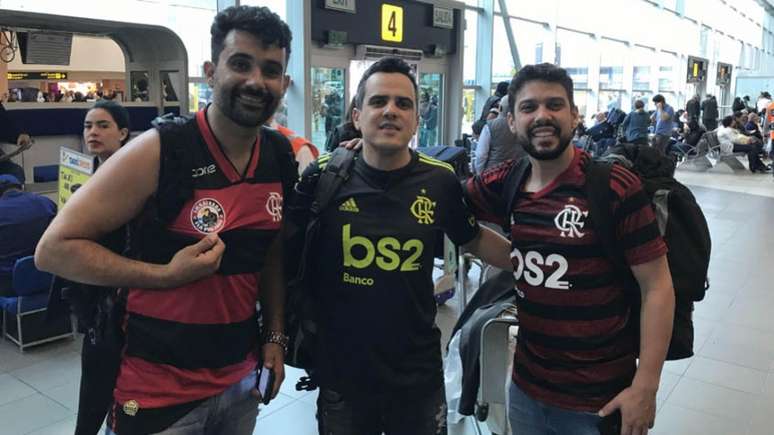 Torcida do Flamengo começa a chegar a Lima (Foto: Matheus Dantas/Lancepress!)