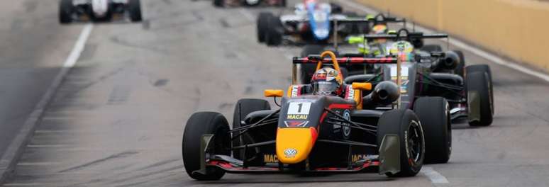 GP de Macau foi vencido pelo holandêsRichard Verschoor, que superou o pole Juri Vips (Crédito: Divulgação)