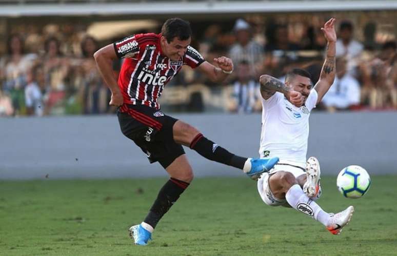 Santos e São Paulo empataram em 1 a 1 no último sábado, na Vila Belmiro (Foto: Ruben Chiri/saopaulofc.net)
