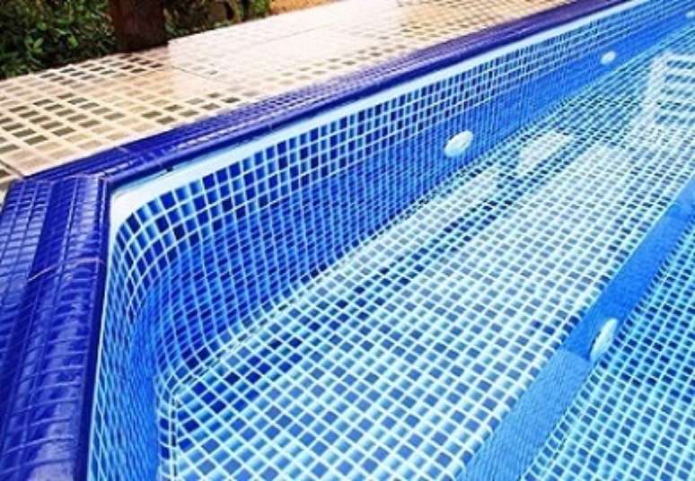 19. A piscina de vinil pode acabar danificada se você não tiver cuidado. Fonte: Habitissimo