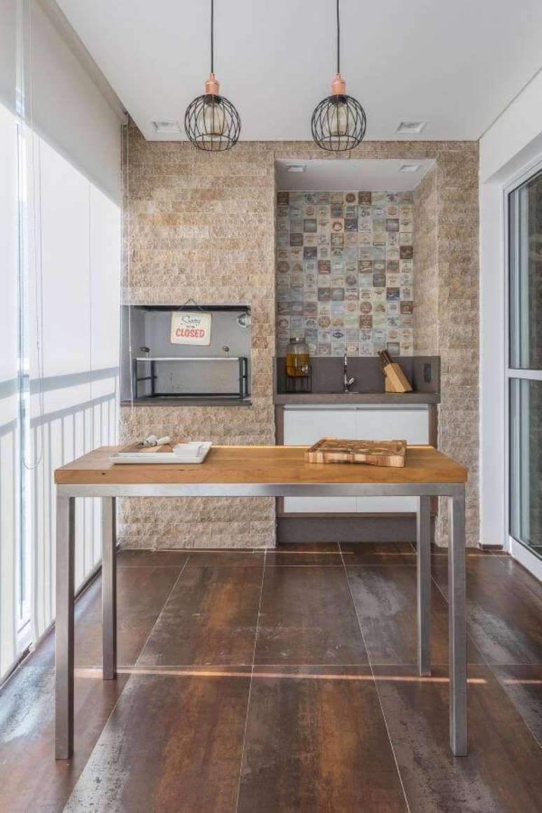 21. Varanda pequena com azulejo decorativo &ndash; Por: Idealizzare Arq