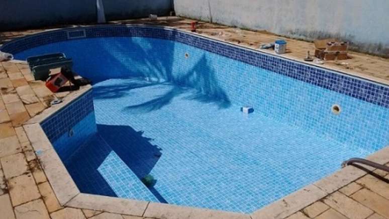 30. Só esvazie a sua piscina de vinil com permissão ou na presença de um profissional. Fonte: Mercado Livre