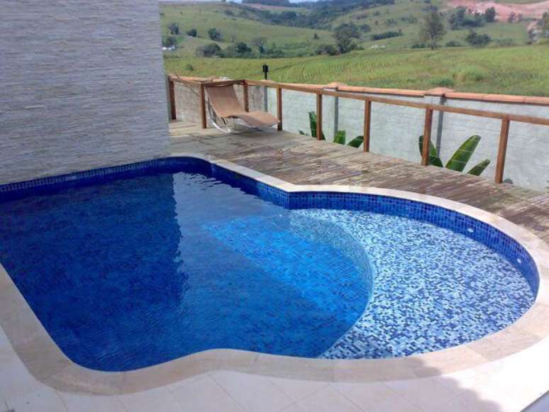 44. Piscina de vinil com borda redonda. Fonte: Piscin&aacute;gua