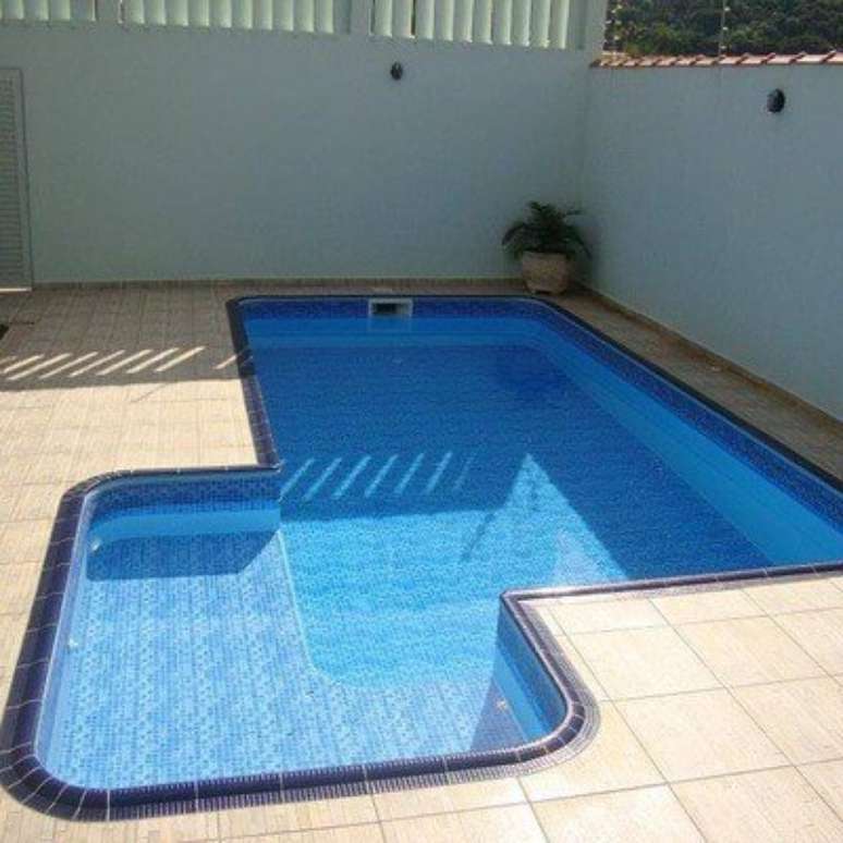 75. Deixe sua piscina de vinil sempre limpa. Fonte: Grayson Primary