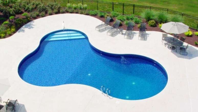 61. Modelo de piscina para área de lazer. Fonte: Pinterest