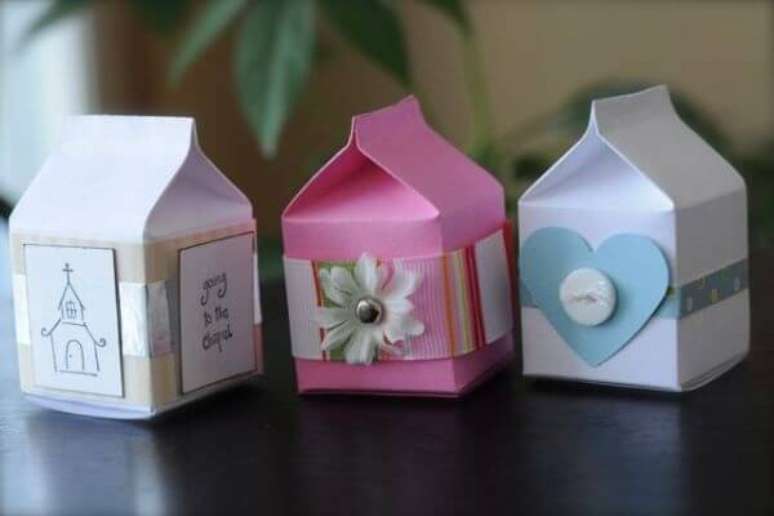 98. Artesanato com caixa de leite formam casinhas. Fonte: Pinterest