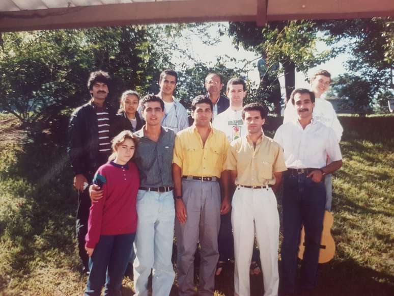 Paknoosh Kharaghani (&agrave; direita na foto) rec&eacute;m-chegado ao Brasil, nos anos 80: 'O que eu queria era busca, e uma vida melhor'