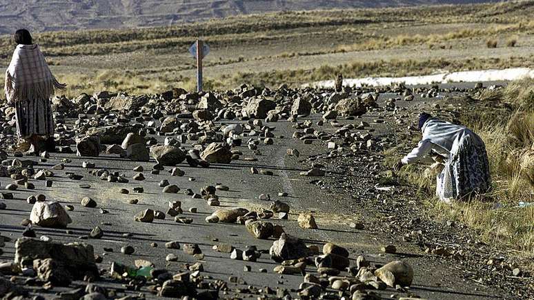 Em 2003, o acesso rodoviário a La Paz foi bloqueado