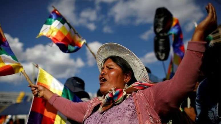 Movimentos sociais leais a Evo Morales exigem a renúncia imediata da presidente interina Jeanine Áñez