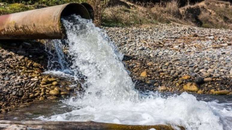 Há uma parte do projeto dedicada à questão do saneamento básico e ao fornecimento de água no semiárido