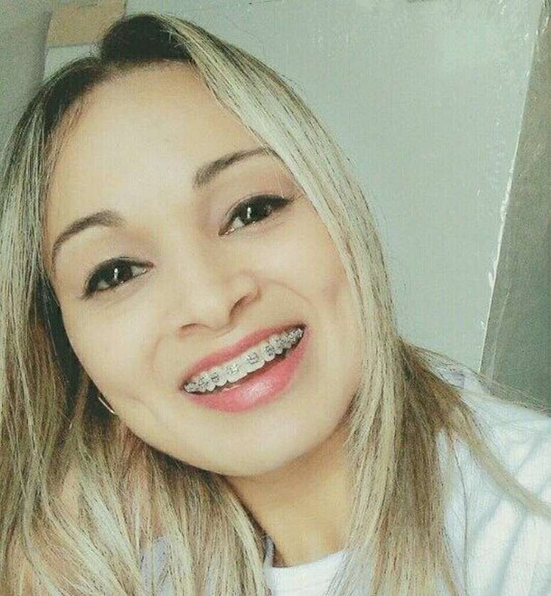 A vendedora Janaína da Silva Santos foi morta por um subtenente da Polícia Militar, em Registro, interior de São Paulo. Expulso da corporação, ele foi condenado a 13 anos de prisão.