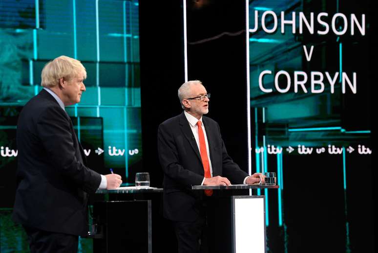 Boris Johnson e Jeremy Corbyn parrticipam de debate antes da eleição geral
19/11/2019
Jonathan Hordle/ITV/Divulgação via REUTERS
