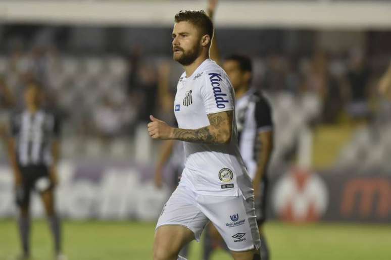 Sasha se atentou ao planejamento do Santos para a próxima temporada (Foto: Ivan Storti/SFC)