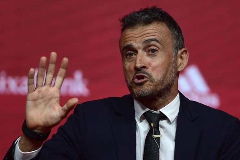 Luis Enrique estava afastado do comando da seleção espanhola desde junho (Foto: Pierre-Philippe Marcou/AFP)