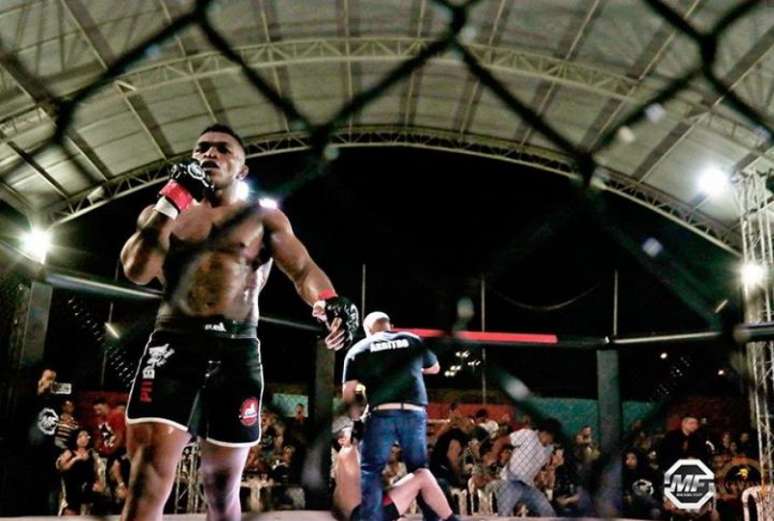 Gian Patolino é uma das grandes revelações do MMA nacional (Foto: divulgação Macaíba Fight)