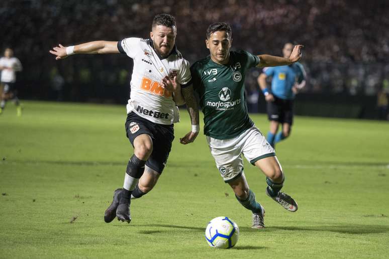 Vasco e Goiás empatam em São Januário.