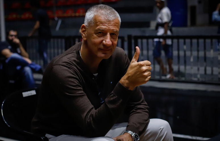 Petrovic esteve no Parque São Jorge (Foto: Beto Miller/Ag. Corinthians)