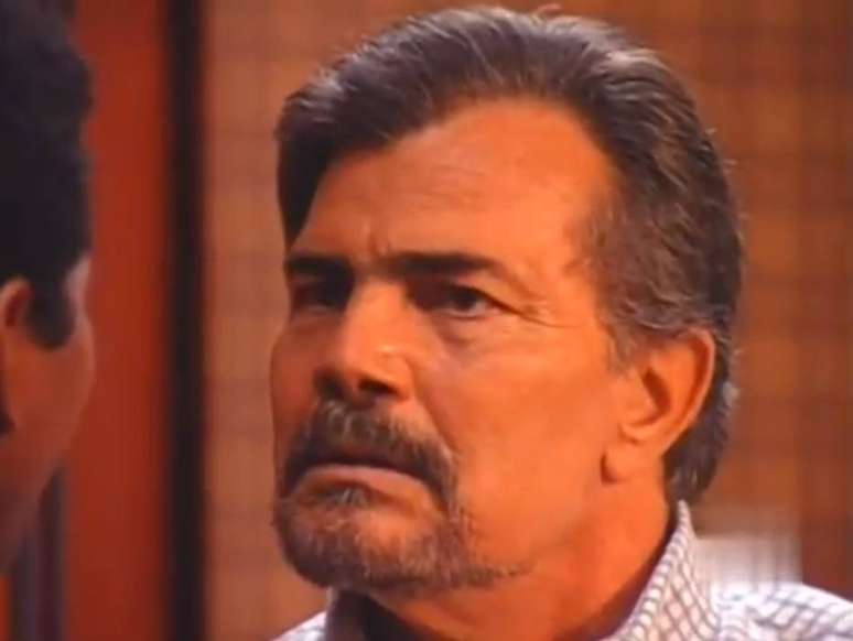 Kennedy (Alexandre Moreno) e Raul (Tarc&iacute;sio Meira) em cena representando o racismo em 'P&aacute;tria Minha'.