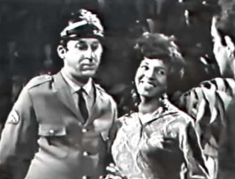 Maria Clara (Jacyra Silva) e o bombeiro Hon&oacute;rio Severino (Marcos Plonka) em&nbsp;Antonio Maria, de 1968.