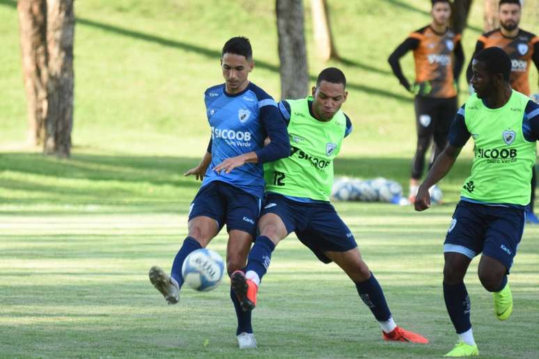 Londrina precisa da vitória parar seguir na luta pela permanência na Série B (Foto: Gustavo Oliveira/Londrina)