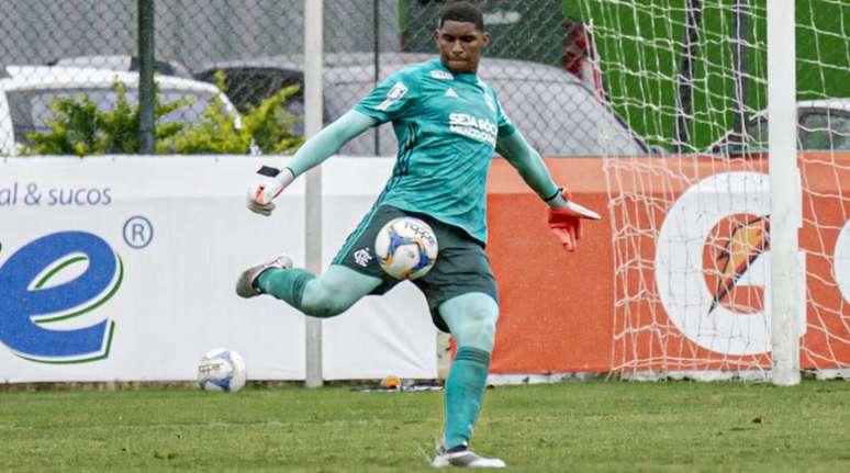 Hugo Souza disse que sofreu racismo em partida do sub-20 (Foto: Marcelo Cortes / Flamengo)