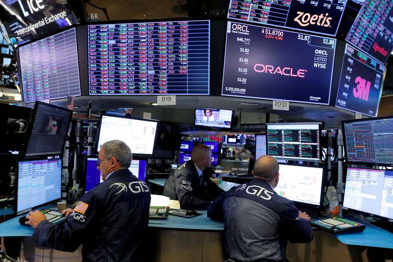 Operadores na Bolsa de Valores de Nova York. 03/09/2019. REUTERS/Andrew Kelly