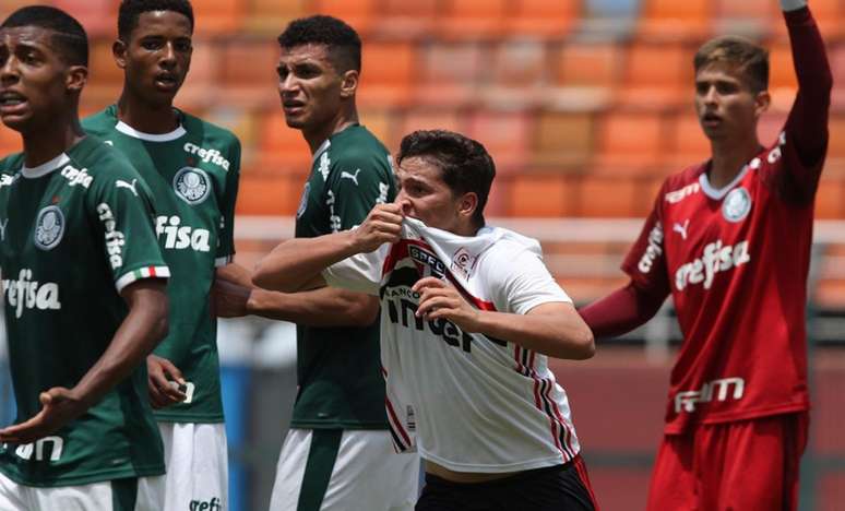 Pablo marcou gol na final do Paulista Sub-17, contra o Palmeiras - FOTO: Rubens Chiri/saopaulofc.net