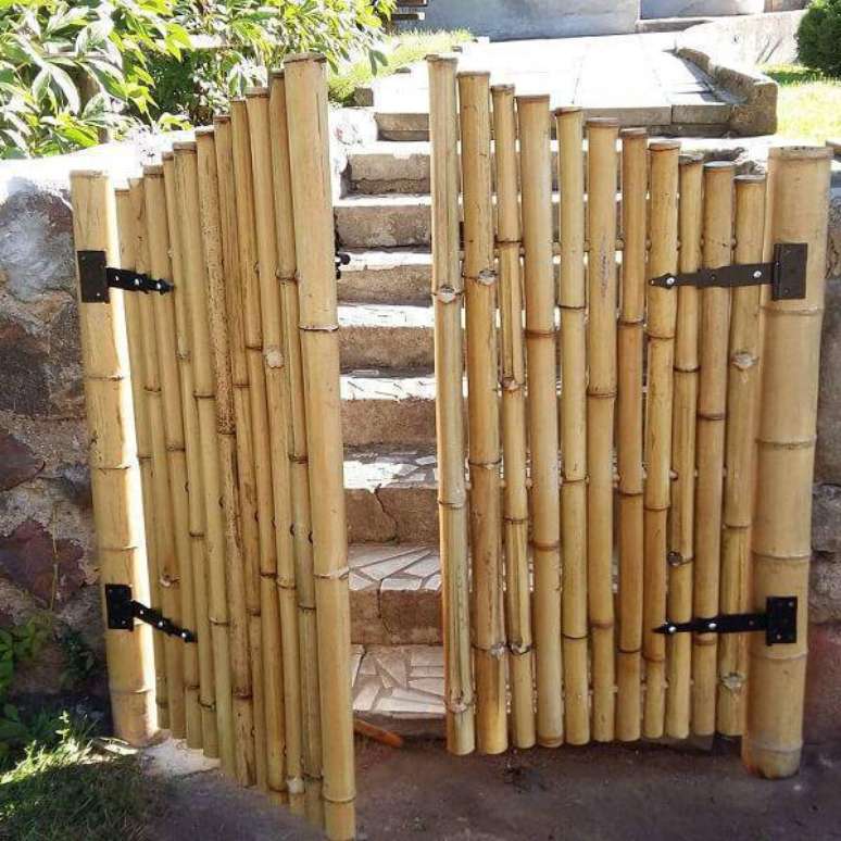 34. Separe ambientes com uma porta feita de artesanato com bambu Fonte: Pinterest