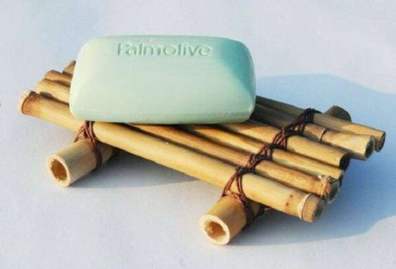 6. Suporte de sabonete criado a partir do artesanato com bambu fino. Fonte: Pinterest
