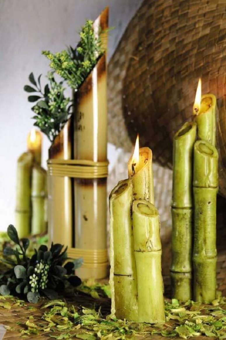64. O artesanato com bambu serve para suporte de velas. Fonte: Pinterest