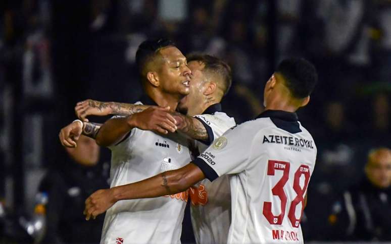 Vasco vai tentar manter o embalo que levou a equipe até o meio da tabela do Brasileiro (Foto: Marcello Dias/Eleven)