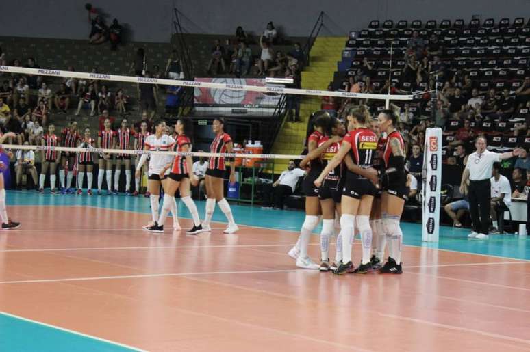 Sesi-Bauru derrotou o São Paulo/Barueri por 3 sets a 1 (Foto: Divulgação/Sesi Vôlei Bauru)