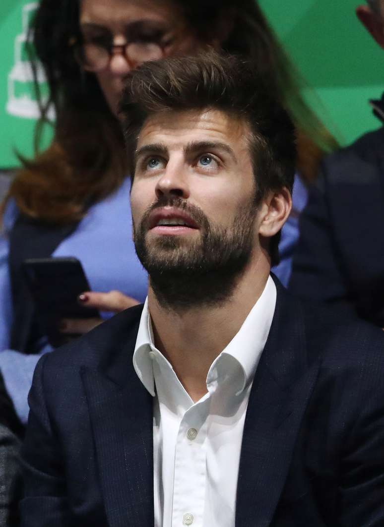 Tênis - Semifinal - La Caja Mágica, Madri, Espanha. 23/11/2019. O CEO da Kosmos e jogador do Barcelona Gerard Piqué assiste a partida em Madri. REUTERS/Sergio Perez